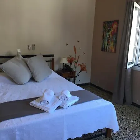 Lucia Villa *