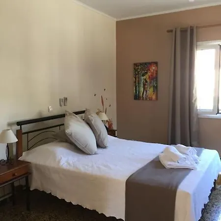 Lucia Villa *